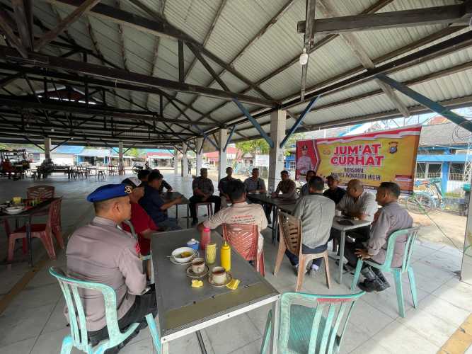 Polres Indragiri Hilir Gelar Jumat Curhat Bersama Komunitas TKBM di Pelabuhan Baruna Tembilahan