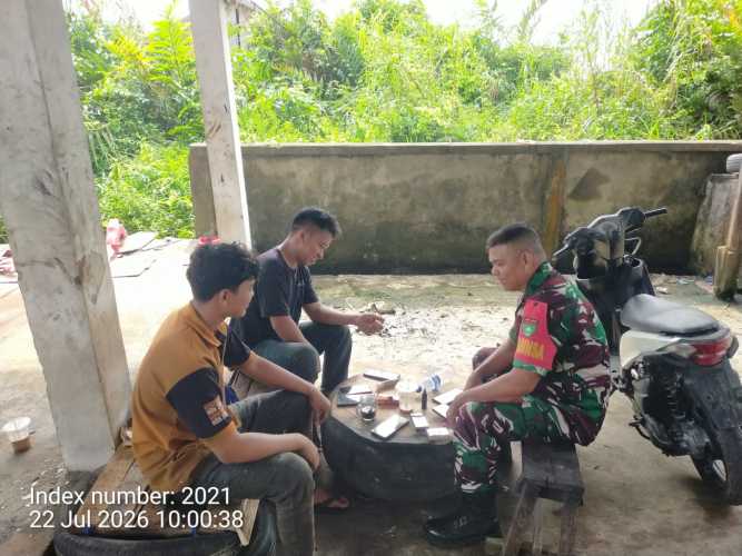 Babinsa Desa Gemilang Jaya Perkuat Pembinaan Sosial Masyarakat Melalui Komsos