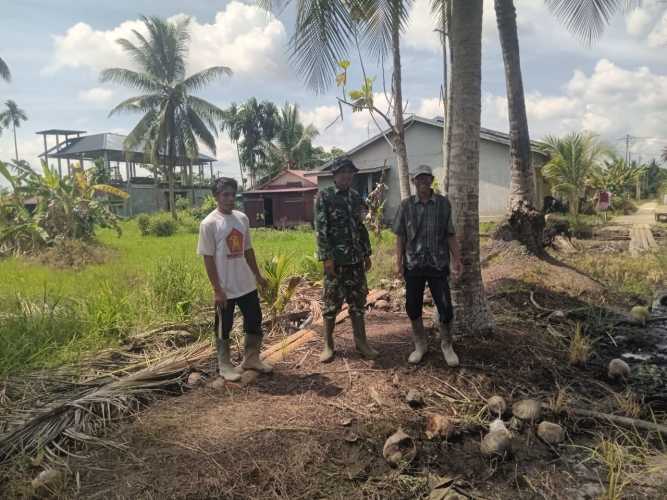 Babinsa Sungai Beringin Intenskan Patroli Tapal Batas Pasca Lebaran