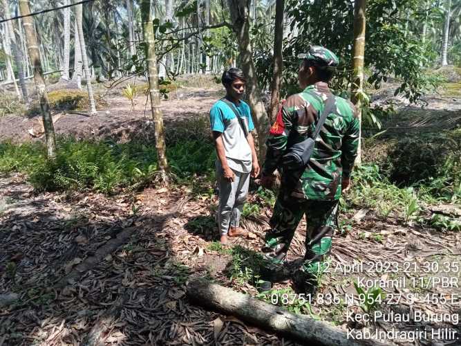 Sertu  Wisnu Lakukan  Sosialisasi dan Pertemuan dengan Pemilik Lahan Perkebunan