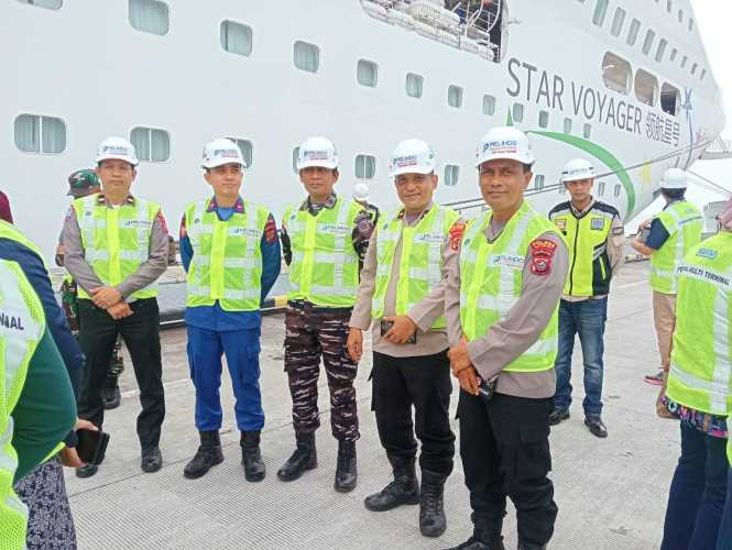 Kapolres Batu Bara dan Bupati Batu Bara Tinjau Kapal Pesiar MV. Star Voyager di Pelabuhan Kuala Tanjung