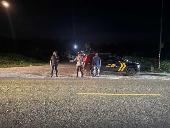 Personil Polsek Lima Puluh Laksanakan Patroli Mobile Subuh untuk Ciptakan Kamtibmas yang Aman