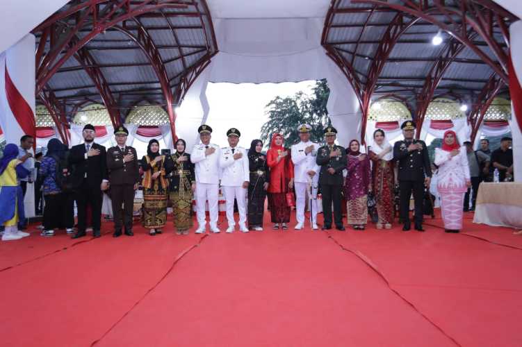 Dandim 0208/Asahan Hadiri Upacara Penurunan Bendera HUT ke-80 RI