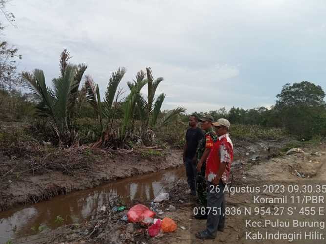 Sertu Wisnu Hartono Keliling Patroli Wilayah Parit Parit Desa