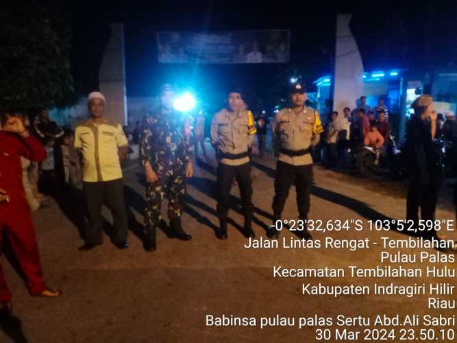 Babinsa Pulau Palas Jaga Ketertiban  Festival Budaya Bagarakan Pengantin Sahur