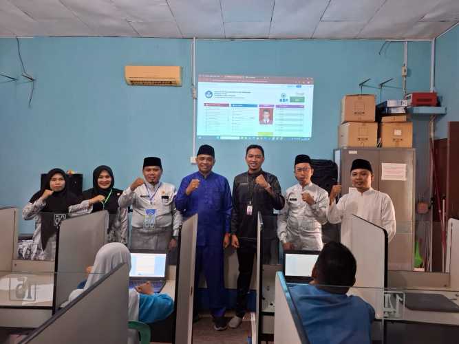 Pastikan Pelaksanaan UAS Berjalan Lancar, Sekretaris Disdik Inhil Tinjau 2 SD di Tembilahan