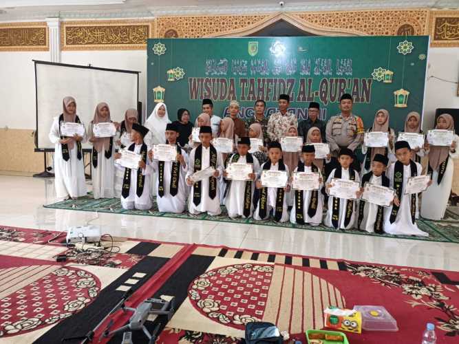 Tahfidz Nurul Qur'an Desa Sialang Panjang Mewisuda Puluhan Santrinya