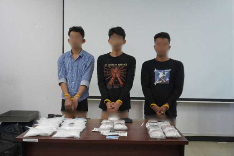 Personel Lanud Rsn dan Avsec Bandara SSK II Gagalkan Penyelundupan 4 Kg Sabu