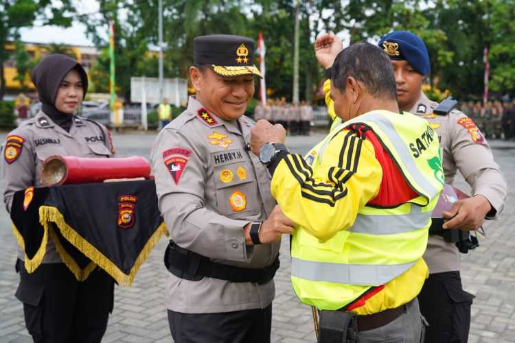 Kapolda Riau Luncurkan Green Satkamling