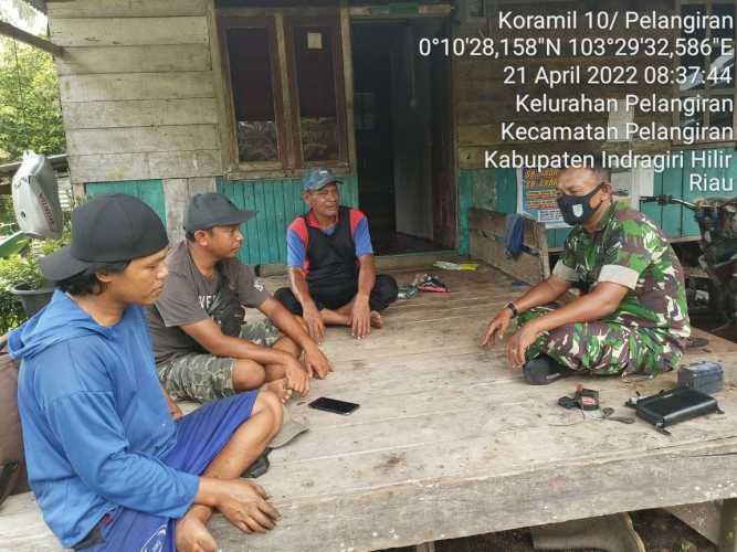 Menjelang Lebaran, Babinsa Harapkan Warga Menjaga Kebersihan