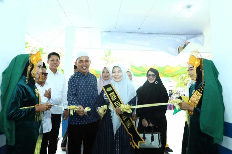 Resmikan Revitalisasi SMPN 1 Gaung, Komitmen Bupati Herman Majukan Dunia Pendidikan Di Inhil.