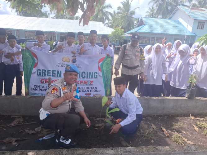 Polsek Pelangiran Gencar Edukasi Peduli Lingkungan di MTS Nurul Wathan