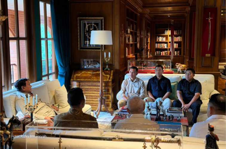 Momen Hangat Silaturahmi Presiden Prabowo dengan Mantan Ajudan dan Pengawal di Hambalang