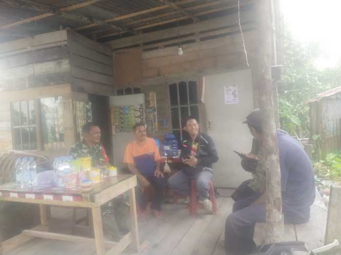 Babinsa Koramil 01/Tembilahan  Kodim 0314/Inhil Sosialisasikan Bahaya Narkoba, Judi Online, dan Pinjaman Online di Kelurahan Tembilahan Hilir
