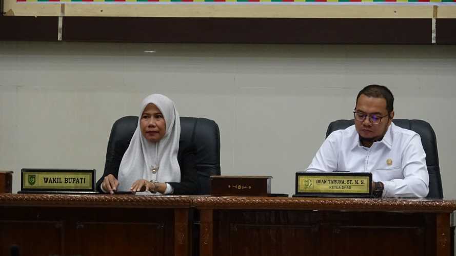 Wakil Bupati Yuliantini Hadiri Rapat Paripurna ke-8 Kabupaten Indragiri Hilir Tahun Sidang 2025