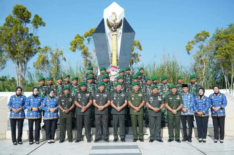 Peringati HUT ke-67 Korem 031/WB, Kodim 0314/Inhil Gelar Ziarah Rombongan