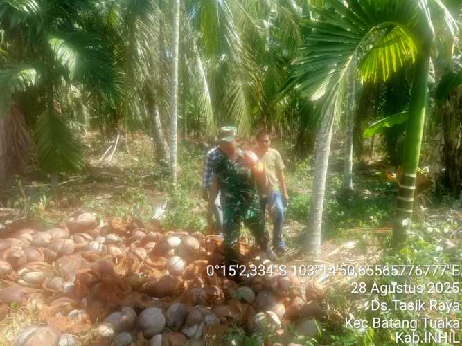 Babinsa Bantang Tuaka memastikan tidak ada titik api atau asap yang mencurigakan.