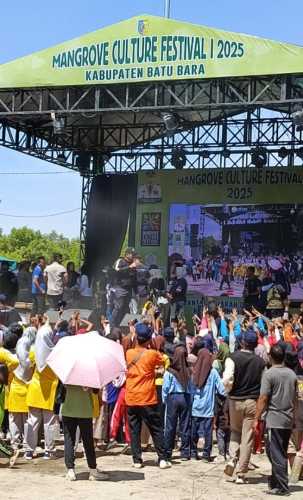 Bupati Batu Bara Membuka Kegiatan Jalan Sehat dalam Rangka Mangrove Culture Festival 2025
