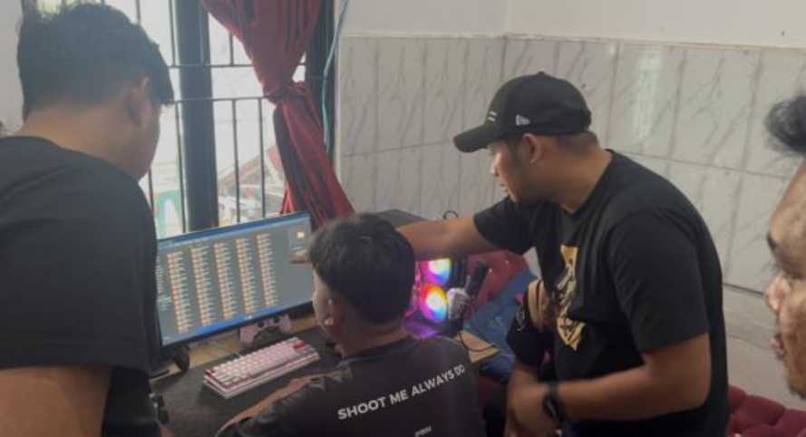 Modal Laptop dan Komputer, Mahasiswa Asal Kampar Nekat Bikin Website Internet Banking Tiruan!
