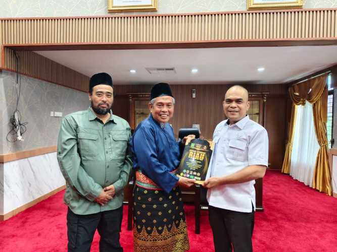 Naskah Akademik Daerah Istimewa Riau Diserahkan ke DPRD