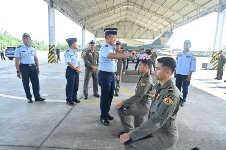 Lanud Roesmin Nurjadin Cetak Dua 'Elang Muda' Penjaga Langit Nusantara