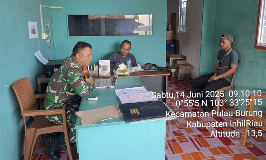 Babinsa Sertu Siswanto Perkuat Sinergi dengan  Kantor Pelabuhan Rakyat dalam menjaga Kamtibmas