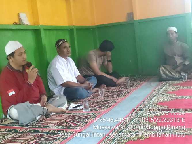 Kepala Desa Sungai Intan Hadiri Musyawarah Dusun di Dusun Sungai Pinang