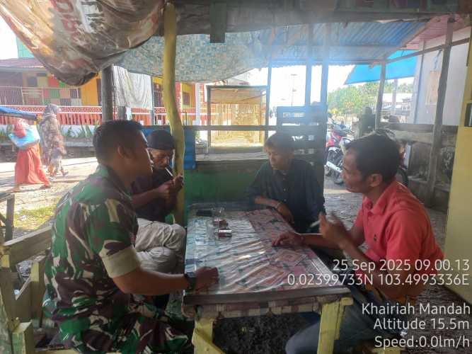Babinsa Pulau Cawan Tingkatkan Kerjasama Lintas Masyarakat Lewat Komduk
