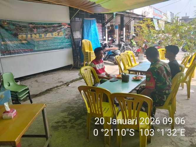 Babinsa Sertu Suratno  mencari bibit daerah rekrutmen TNI AD