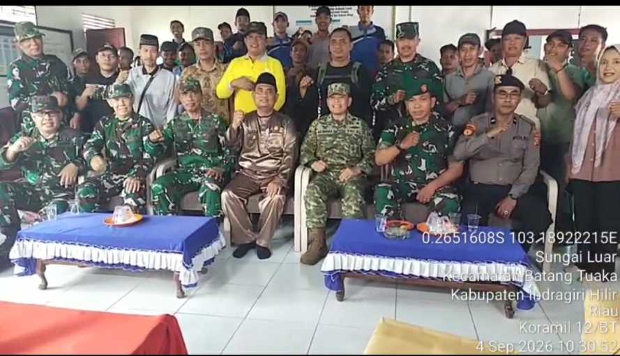 Camat Batang Tuaka Dampingi Tim Mabes TNI dalam Sosialisasi Pencegahan Karhutla di Desa Sungai Luar