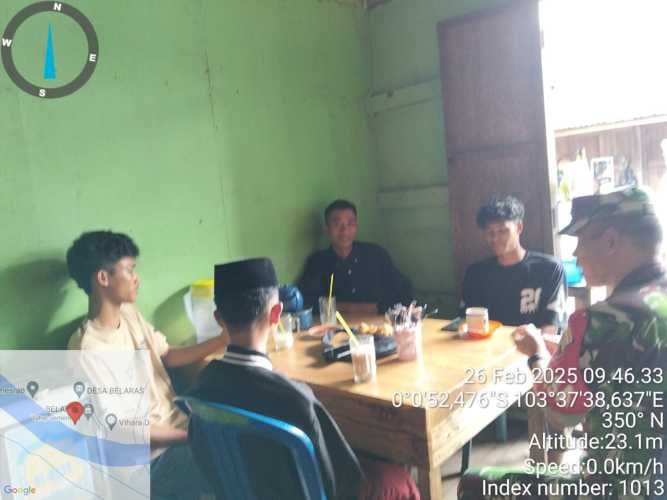 Babinsa Serma H. Situmorang Gelar Komsos untuk Perkuat Sinergi dengan Masyarakat di Bulan Puasa