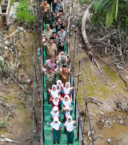 Kodim 0314/Inhil Rampungkan Pembangunan Jembatan Garuda di Kotabaru, Akses Warga Kini Lebih Lancar