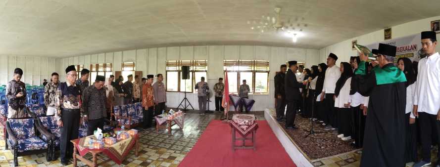 Panwascam Kecamatan Gaung Anak Serka Lantik 50 Petugas Pengawas TPS