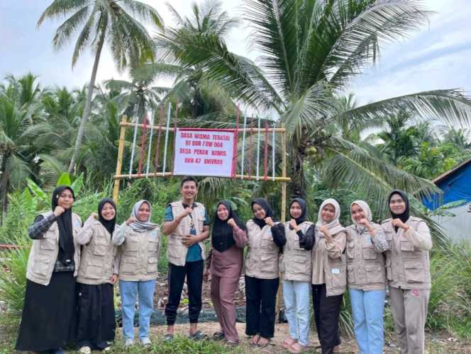 Mahasiswa KKN Universitas Abdurrab Hadirkan Kebun Toga Di Desa Pekan Kamis