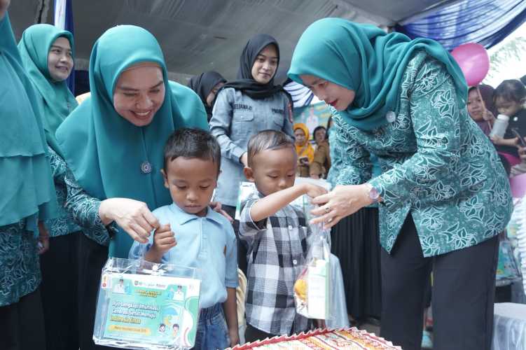 Ketua Tim Pembina Posyandu Asahan Tinjau Launching Pekan Imunisasi Dunia 2025
