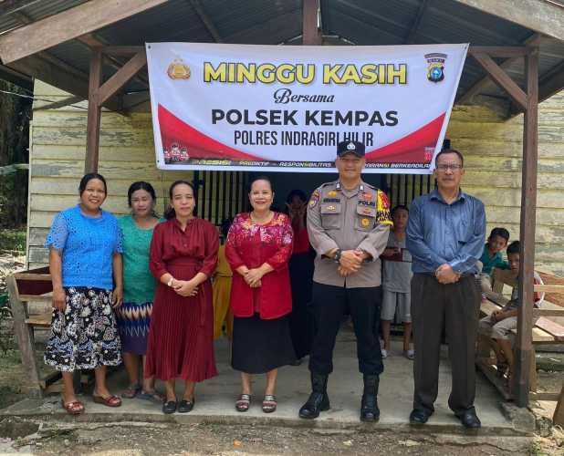 Serukan Pilkada Damai, Polsek Kempas Ajak Jemaat Jaga Kerukunan.