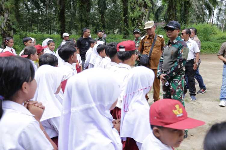 Dandim 0208 Asahan Tinjau Kondisi SDN 017722 Menjelang Peringatan Hari Guru, Sekolah Butuh Perhatian Pemerintah Daerah