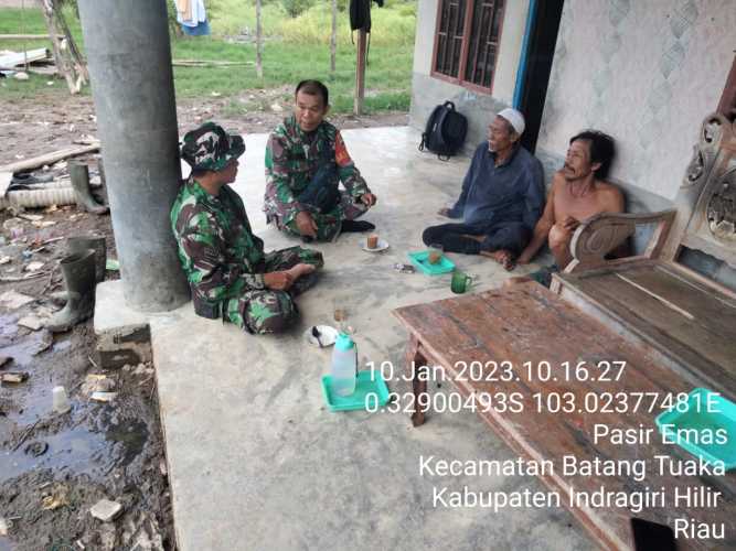 Babinsa Kunjungi Tokoh Pemuda dan Masyarakat Pasir Mas