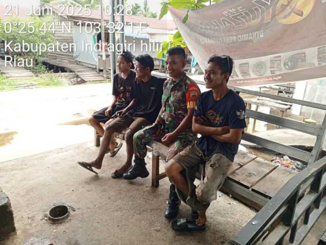 Babinsa Koramil 11/Pulau Burung Aktif Berpartisipasi dalam Pencegahan Kebakaran Lahan