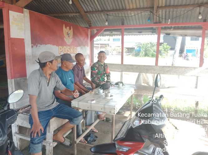 Babinsa  menjaga stabilitas wilayah Kampung Pancasila