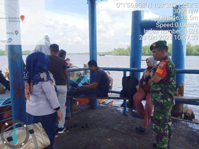 Babinsa Belaras Tingkatkan Kewaspadaan Kamtibmas di Pelabuhan