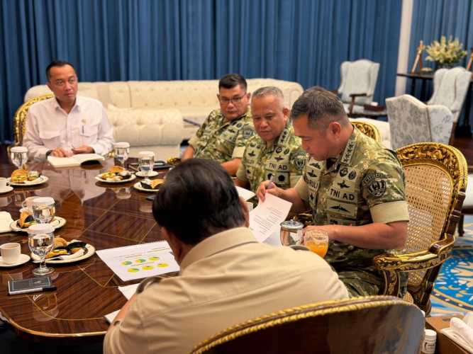 Presiden Prabowo Terima Laporan Pembangunan 300 Jembatan dan Renovasi Sekolah Terdampak Bencana