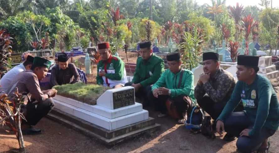 Ziarah Kubur Rutinitas Sambut HUT Al Washliyah Asahan