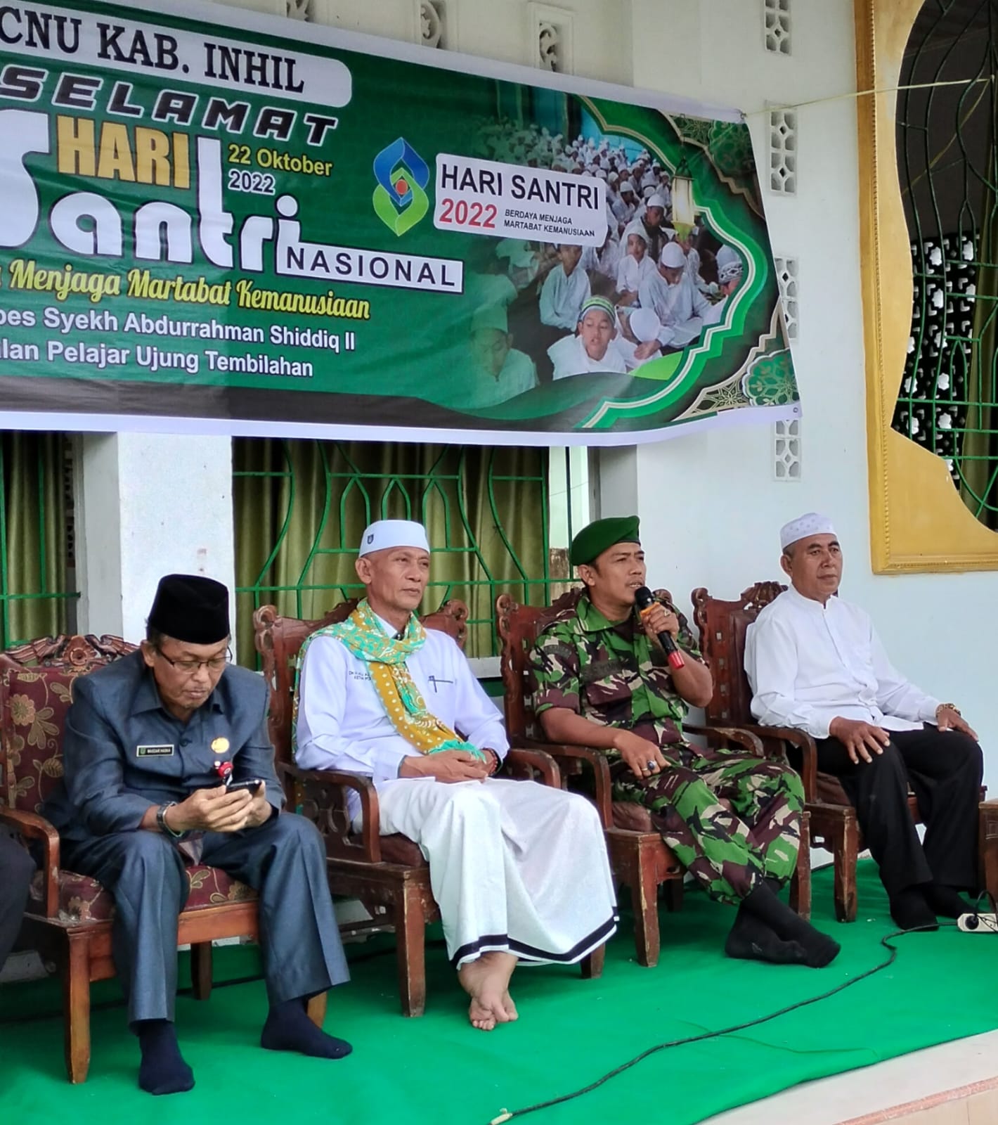 Mewakili Dandim,Sertu Surahman Babinsa Koramil 01/Tembilahan Hadiri Hari Santri di Pondok SAS 2