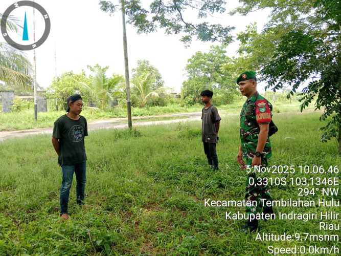 Babinsa Koramil 01/Tembilahan Hulu Gelar Patroli Hijau Cegah Karhutlah dan Polusi Udara