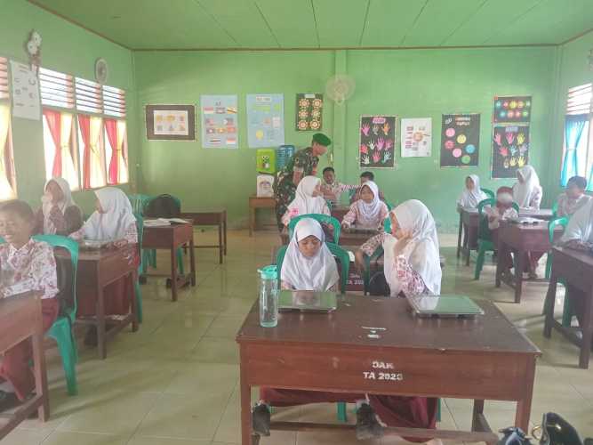 Babinsa Sertu Deni Sutrisno Kawal 2.923 Porsi Makan Bergizi di Tembilahan Kota