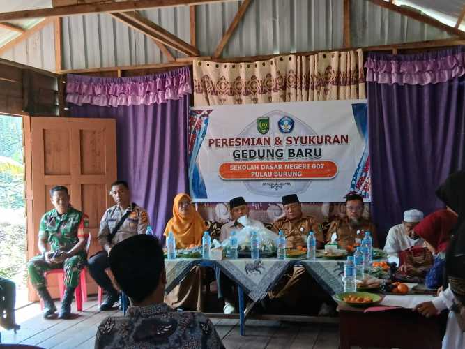 Camat Pulau Burung Resmikan Gedung Baru SDN 007, Wujudkan Akses Pendidikan Layak di Desa Pulau Burung