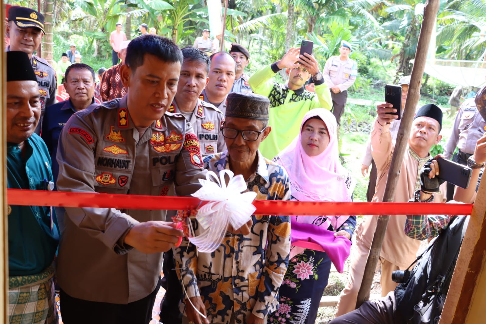 AKBP Norhayat,SIK Resmikan Rumah Layak Huni di Desa Kuala Gaung