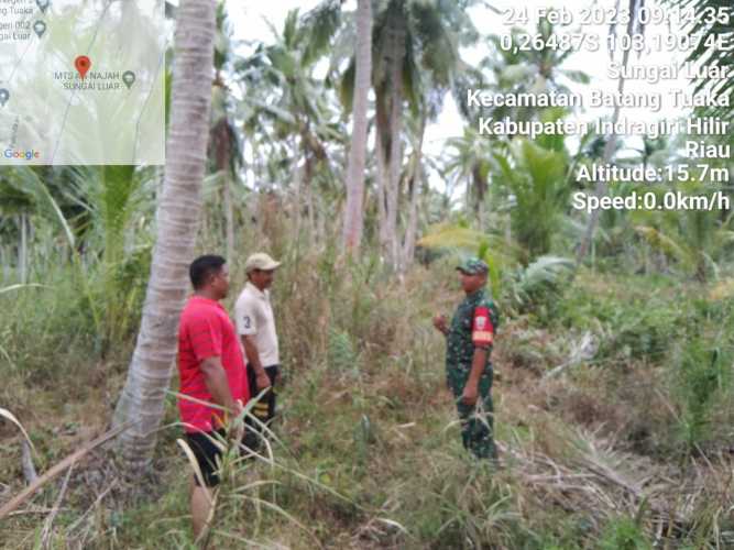 Babinsa Cegah Warga Membakar Lahan