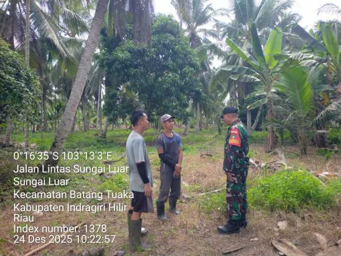 Babinsa menjaga kelembaban lahan Lewat patroli lintas batas karhutla